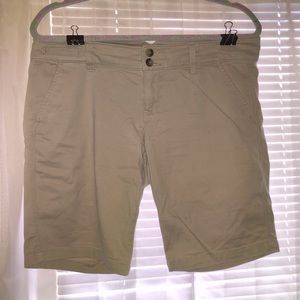 American Eagle khaki shorts